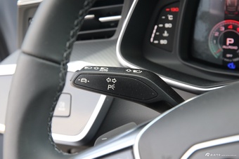 2025款奥迪A6（进口） allroad quattro 55 TFSI 尊享越野型