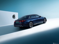 2024款奔驰E级混动   E 350 e L 插电式混合动力轿车
