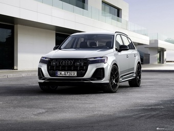 2024款奥迪Q7混动 55 TFSI e quattro 官图