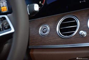 2023款奔驰E级 E 260 L