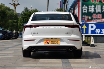 2025款奔腾B70 龙耀版 1.5T 质享型