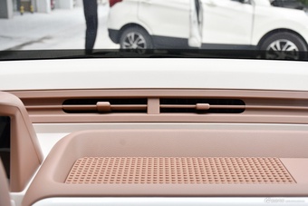 2026款奔腾小马 222km 炫彩马