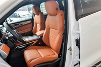 2025款捷豹F-PACE 250PS R-Dynamic SE
