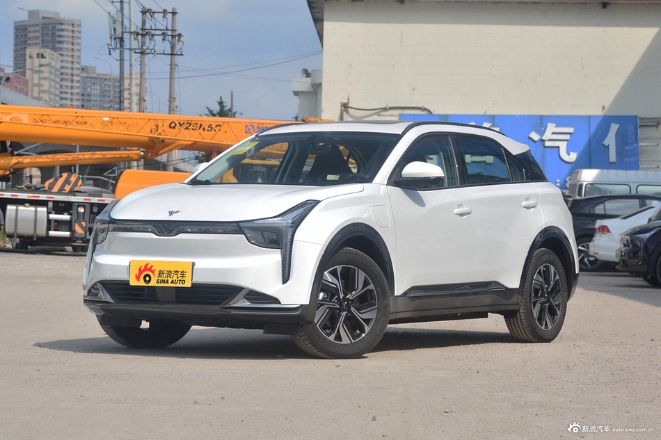 2022款哪吒U 智400 Pro 磷酸铁锂