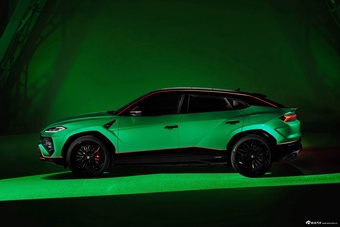 2026款Urus SE 4.0T Tettonero 特别版 官图