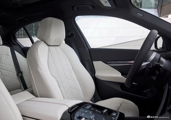 2025款宝马5系 540i xDrive Legacy Edition 海外版