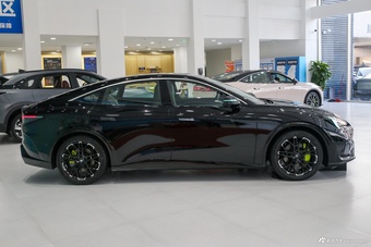 2026款极狐 阿尔法S5 1450 睿享版 200kW