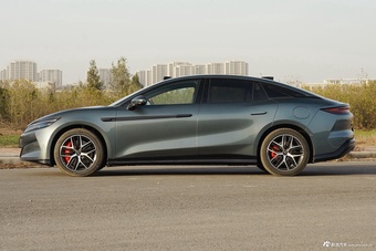 2025款汉L EV 四驱激光雷达旗舰型