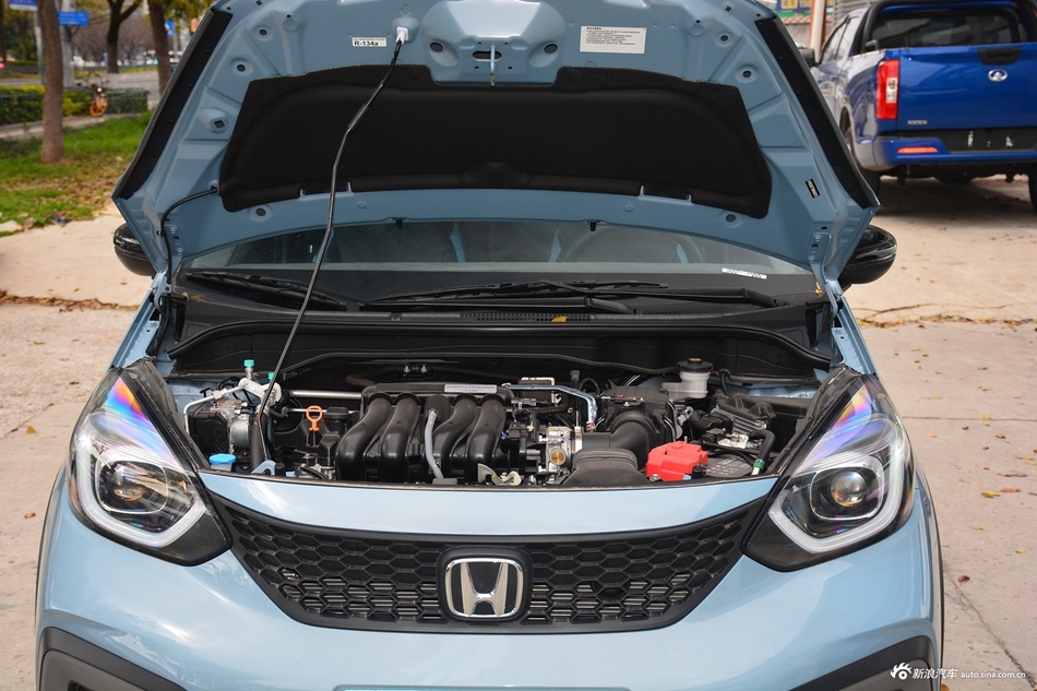 2021款LIFE 1.5L CROSSTAR灵趣版 