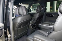 2024款极石01 尊享6座长续航版