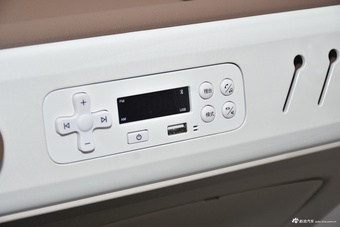 2026款奔腾小马 222km 炫彩马