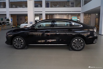 2025款风云A8 70km 标准型