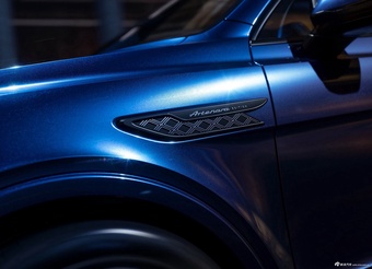 2026款添越 4.0T V8 云境版 官图