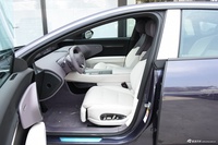 2024款阿维塔12 700 三激光后驱智享版