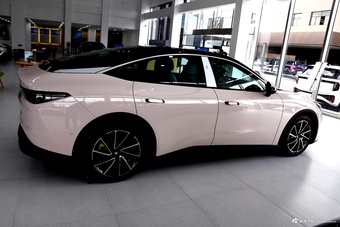 2025款极狐 阿尔法S5 560MAX 185kW