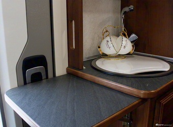 2025款福特大额头房车 标准版 官图