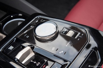 2024款宝马5系 530Li 领先型 M运动套装