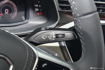 2025款奥迪A6L 改款 40 TFSI 豪华动感型