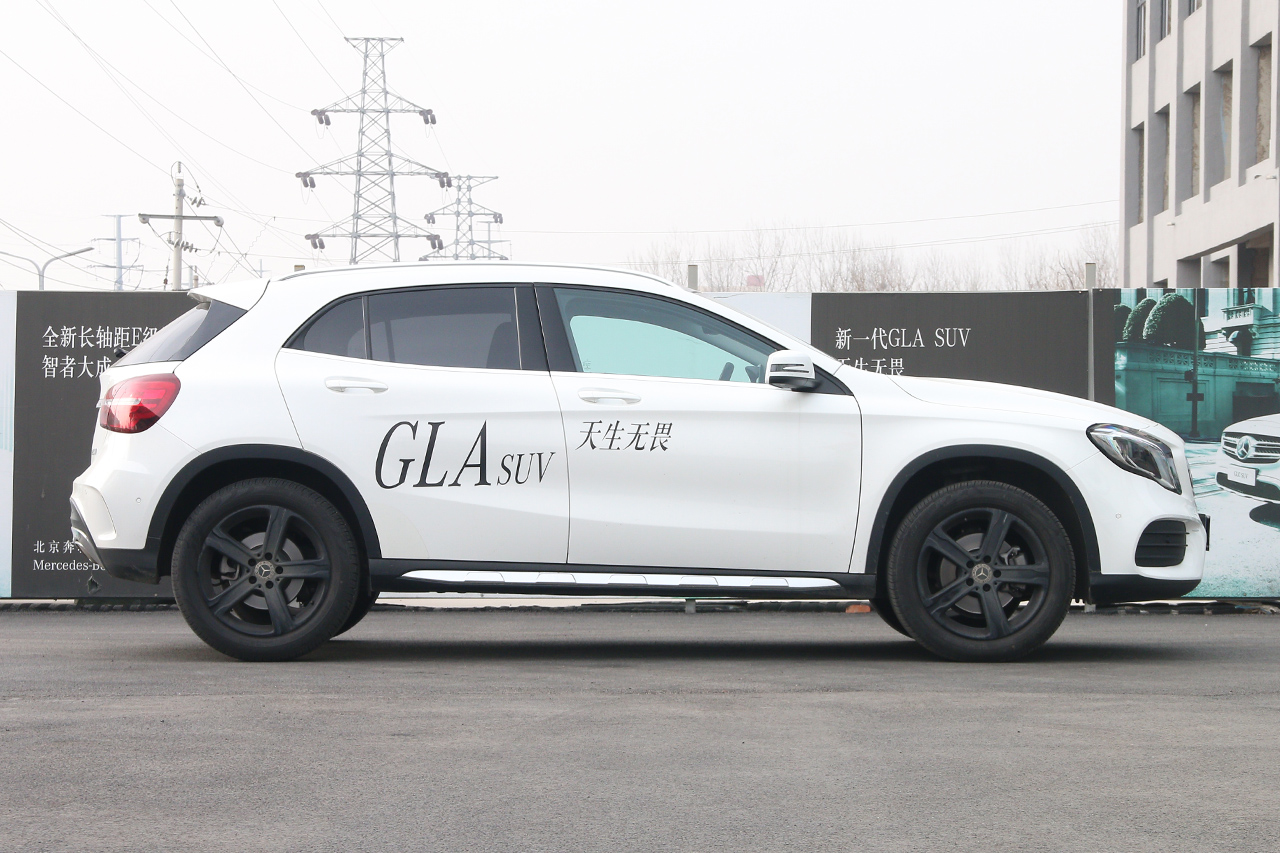  2019款奔驰GLA级 GLA200 1.6T自动时尚型 