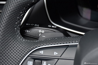 2026款奥迪Q5L 45周年典藏版 45 TFSI 豪华动感型