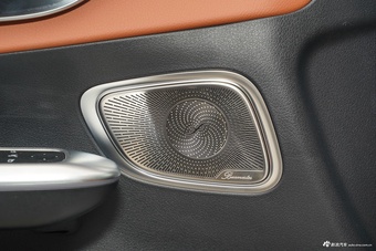 2025款奔驰GLC改款 300 L 4MATIC 豪华型 7座
