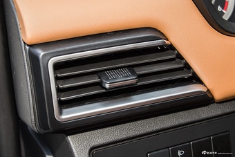 2022款福田征服者5 2.0T自动柴油两驱武林至尊长轴4F20TC