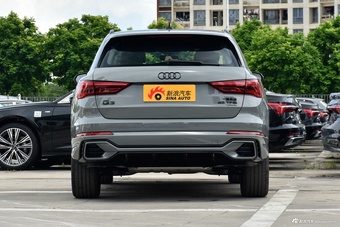 2025款奥迪Q3 45周年典藏版 45TFSI quattro 时尚动感型