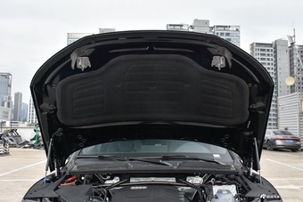 2026款奥迪Q5L 45周年典藏版 45 TFSI 豪华动感型