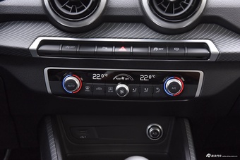 2025款奥迪Q2L 35 TFSI 时尚动感型