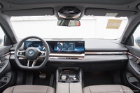 2024款宝马i5 eDrive 35L M运动套装