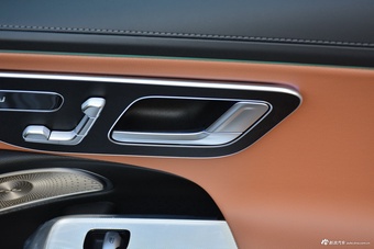 2024款奔驰E级 E 260 L 运动型