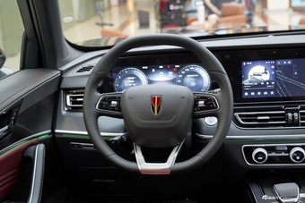 2026款红旗HS5 2.0T 两驱玄影版