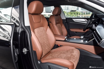 2024款奥迪A7L 45 TFSI quattro 奢享型