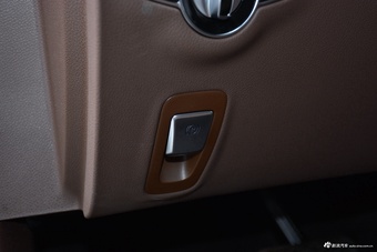 2022款奔驰E级 改款 E 300 L 豪华型