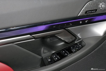 2026款宝马i5 eDrive 40L M运动套装