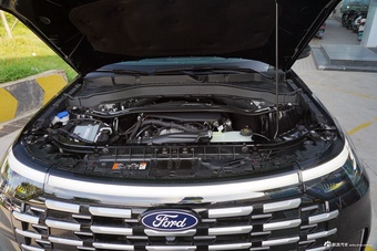 2027款探险者 2.3T EcoBoost 四驱穿越版 5座