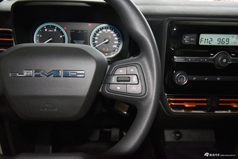 2025款宝典 2.5T手动柴油两驱长轴