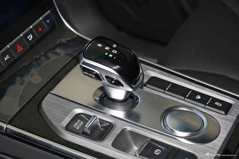 2023款江淮T8 2.0T PRO 自动柴油两驱锐行版大双