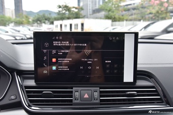 2026款奥迪Q5L 45周年典藏版 40 TFSI 时尚动感型