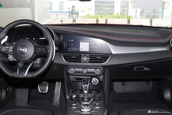 2024款Giulia 2.0T 280HP致敬传奇版