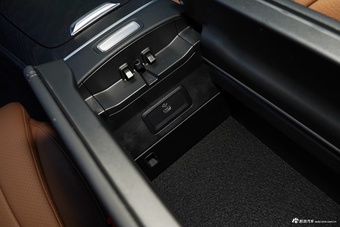 2026款奔驰E级 260 L 经典型