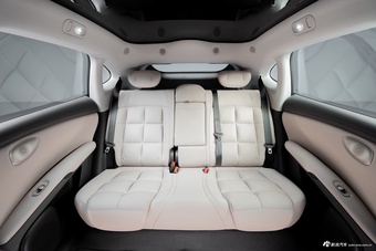 2025款智己LS6 579kW 四驱