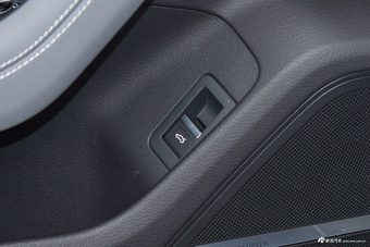 2024款奥迪A7L 45 TFSI quattro RS 套件竞速版