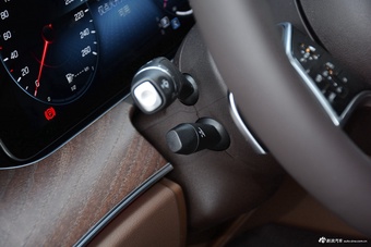 2022款奔驰E级 改款 E 300 L 豪华型