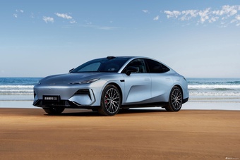 2025款银河E8 620km 四驱星舰激光雷达智驾版