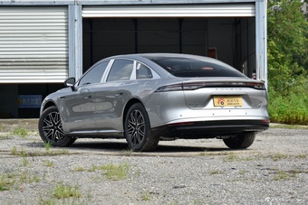 2025款风云A9L 260超长续航尊贵版