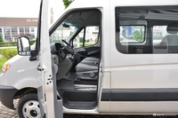 2021款星锐2.0T手动5系星快运6/7座高顶D20TCIF1