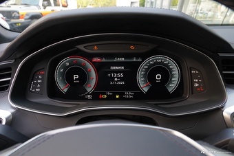 2026款奥迪A6L 40 TFSI 豪华动感型