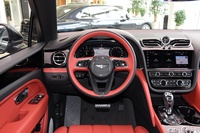 2024款添越 4.0T V8 长轴距版