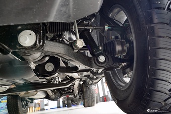 2024款北京BJ40 2.0T 城市猎人荣耀版